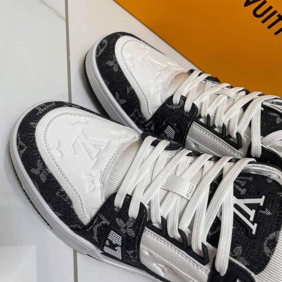 Louis Vuitton shoes - Picture 4 of 4